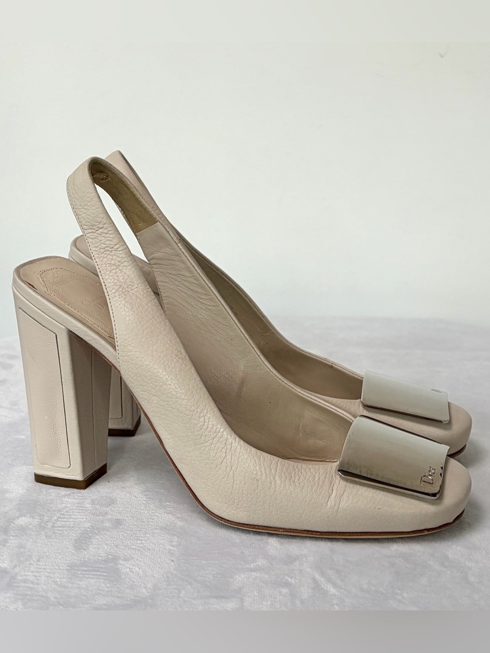 Dior leather slingbacks, block heels, branded metal plate&accents, cream, 37.5 - Picture 12 of 12